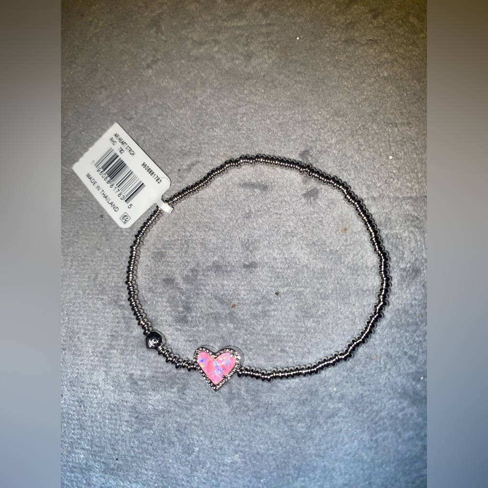 BNWT Kendra Scott Ari Pink Bubblegum Heart Beaded Silver Stretch Bracelet $60